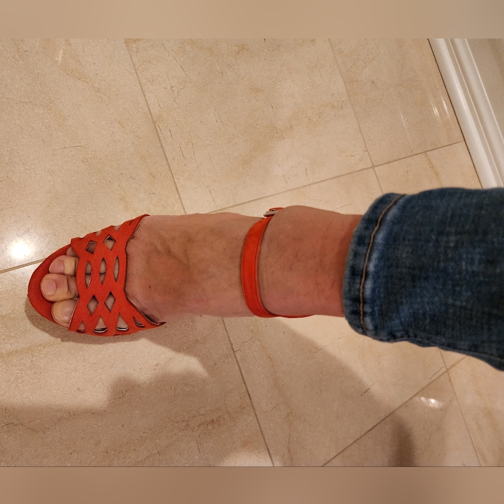 BCBG platform sandals in great condition - Picture 2 of 6